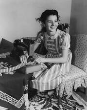 Actress Virginia Weidler Using A Sewing Machine 1945 OLD PHOTO picture