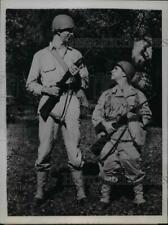 1944 Press Photo Pfc Wright the Tall One & Corporal Capauto The Short One picture