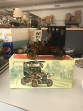 Avon 1906 Red Depot Wagon Oland Aftershave 5 Fluid Ounces picture