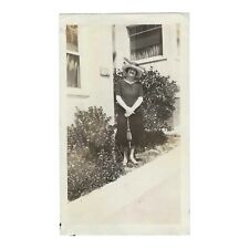 Vintage Snapshot Photo Pretty 1920s Flapper Woman Big Hat 1922 Ocean Park picture