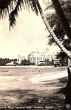 1930s HONOLULU HAWAII ROYAL HAWAIIAN HOTEL BEACHSIDE RPPC POSTCARD P1585 picture