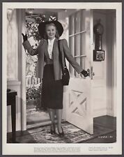 Joan Caulfield opening door in Dear Ruth 8x10 photo 1947 picture