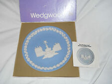 1971 Wedgwood Jasperware Piccailly Circus London Christmas Collector Plate picture