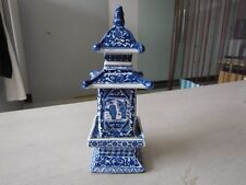 delicate Chinese Jingdezhen ancient pagoda blue and white porcelain vase picture