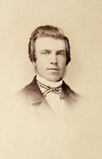 ANTIQUE CW ERA CDV PHOTO OF AN EXCEPTIONALLY HANDSOME DAPPER YOUNG MAN NEWARK NJ picture