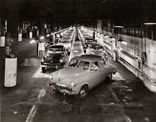 1947 STUDEBAKER ASSEMBLY LINE  Photo  (188-E) picture