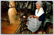 Postcard A Pleasant Hill Craftswoman Spins Wool, Pleasant Hill Kentucky Unposted picture