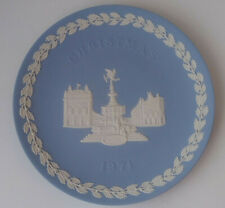1971 Wedgwood Blue Jasper Christmas Plate Piccadilly Circus picture