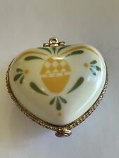Vintage Valerie Hill Parr ceramic heart-shaped trinket box/ornament picture