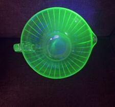 Vtg Uranium Glass Handled Batter Mixing Bowl Green Depression Glass 9” Sm Chip picture