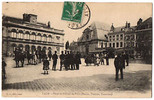 CPA 02 - LAON (Aisne) - Place de l'Hôtel de Ville (Town Hall, Theatre, Tramway) picture