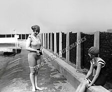 1921 Flapper Bathing Beauties at the Swimming Pool Old Photo  8.5