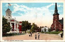 VINTAGE POSTCARD CITY HALL SQUARE AND STREET SCENE MERIDEN CONNECTICUT 1922 picture