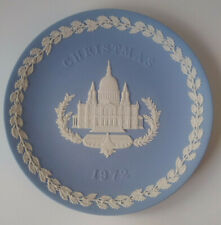 1972 Wedgwood Blue Jasper Christmas Plate St. Paul's Cathedral picture