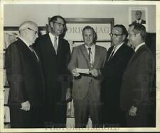 1970 Press Photo Dr. Lloyd Posey with USM educators accept check from Lee Myer. picture