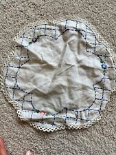 vintage linen embroidered round scallop doily picture