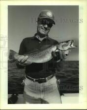 1989 Press Photo Fisherman Randy Gros with a speckled trout - nos14598 picture
