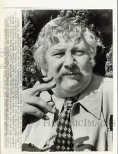1977 Press Photo Actor Peter Ustinov interviewed in Los Angeles - kfa38758 picture