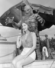 Creature From the Black Lagoon 1954 Gill-man Julia Adams in shorts 8x10 Photo picture