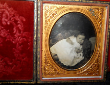 1/6th size 1856 Daguerreotype of young child in full case split hinge picture