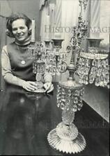 1972 Press Photo Mrs. Dan Evans shown with candle holders at Governor's Mansion picture