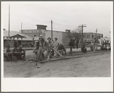 Photo, 1930's Day laborers waiting to be assigned to work, Raymondville, TX picture