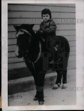 1935 Press Photo Missing child Richard Max Perrot rides a horse - nef32663 picture