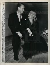 1948 Press Photo Lana Turner and husband Bob Topping aboard SS DeGrasse in NY picture