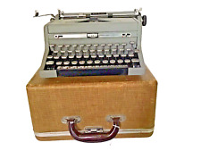 Vintage Royal Quiet De Luxe Portable Typewriter Original Case A- 1844674 Nice  picture