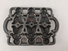 Vintage Cast Iron 6-Part Gingerbread Mold Cookies Breads Cornbread & More picture