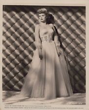 HOLLYWOOD BEAUTY LUCILLE BALL STYLISH POSE STUNNING PORTRAIT 1955 Photo C37 picture