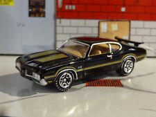 SPECIAL EDITION 1972 OLDS CUTLASS 442 V8 W-30 1/64 SCALE DIECAST DIORAMA MODEL M picture