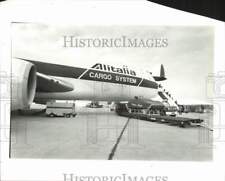 1985 Press Photo Cadillac Car Loaded onto Cargo Plane at Metro Airport picture