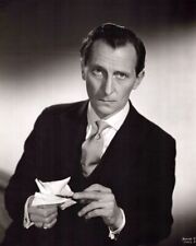 Peter Cushing looks dashing in 1955 portrait The End of the Affair 24x36 poster picture