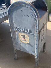 Vintage 1941 cast iron USPS collection mailbox picture