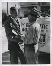 1952 Press Photo Missouri Senator Stuart Symington Shakes Hands w Supporter picture