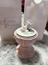 Avon Simply Elegant Lovebirds Musical Porcelain Egg 2003 NEW IN BOX - NO TOP picture