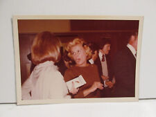 1970S VINTAGE FOUND PHOTOGRAPH COLOR OLD PHOTO ROSE MARIE MAZZETTE DICK VAN DYKE picture