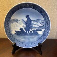 Vintage 1978 Royal Copenhagen ”Greenland Sc'' annual Christmas collection plate picture