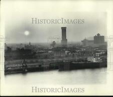 1975 Press Photo View of New Orleans, Louisiana on a hazy summer day - noc72729 picture