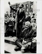 1972 Press Photo John F. Kennedy campaigns in St. Charles, Illinois - sra33042 picture