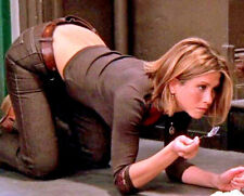 JENNIFER ANISTON EATING CAKE ON THE GROUND PUBLICITY PHOTO PRINT 8X10 picture