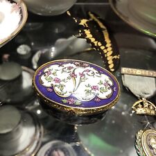 The Royal Trust 👑Collection Queen Victoria Trinket Box Jewelry Pill England picture