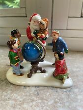 Dept 56 SANTA COMES TO TOWN 2000  55015 Snow Village. Retired New picture