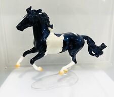 Breyer 2023 Birds of a Feather Web Special Magpie Show Jumper Blue Deco 1/500 picture