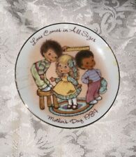 Vintage 1984 Avon Mother’s Day Mini Collectible Plate - Love Comes in All Sizes picture