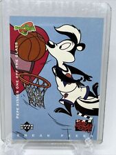 1996 Upper Deck Space Jam Sneak Peeks Pepe Kisses one off the Glass #58 picture