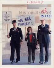 1989 Press Photo Eastern Airlines employees walk picket at Hobby Airport. picture