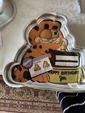 Vintage Wilton 1981 Garfield Birthday Cake Pan 2105-2447 - previously used picture