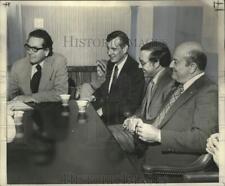 1974 Press Photo attorneys discuss case against Gov. Edwin Edwards in Louisiana picture